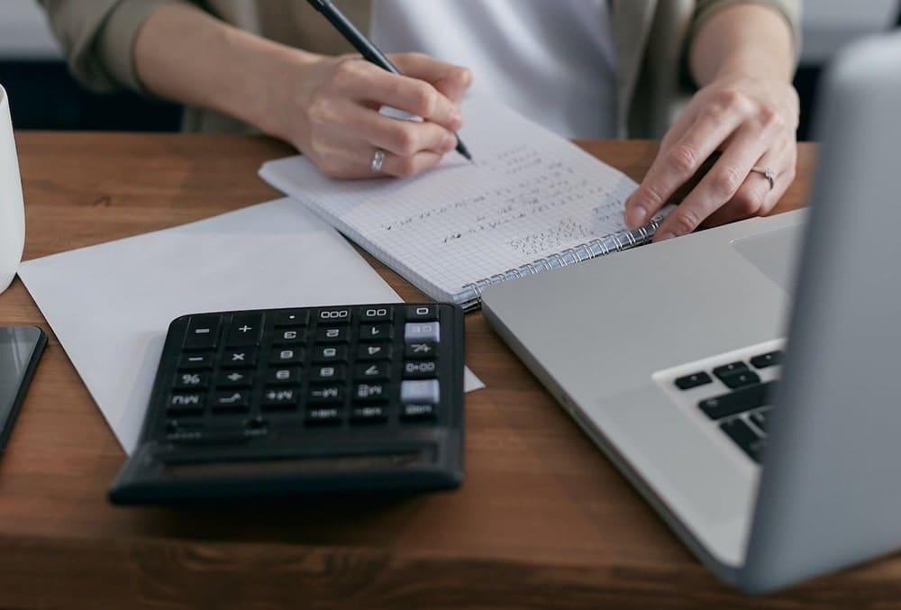 Hiring a CPA Firm to Do Payroll Keeps Business Owners Focused