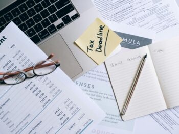 A Nashville Accounting Firm Prepares Federal Tax Documents