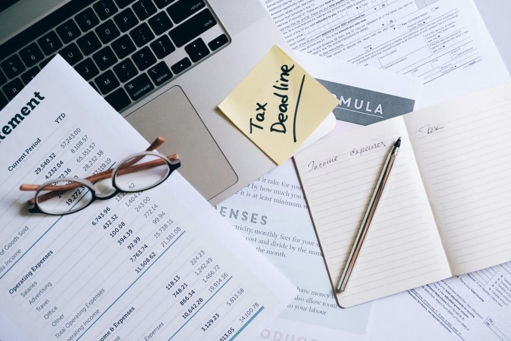 A Nashville Accounting Firm Prepares Federal Tax Documents