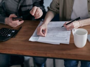 Entrepreneur Discusses Bank Statements with Nashville CPA